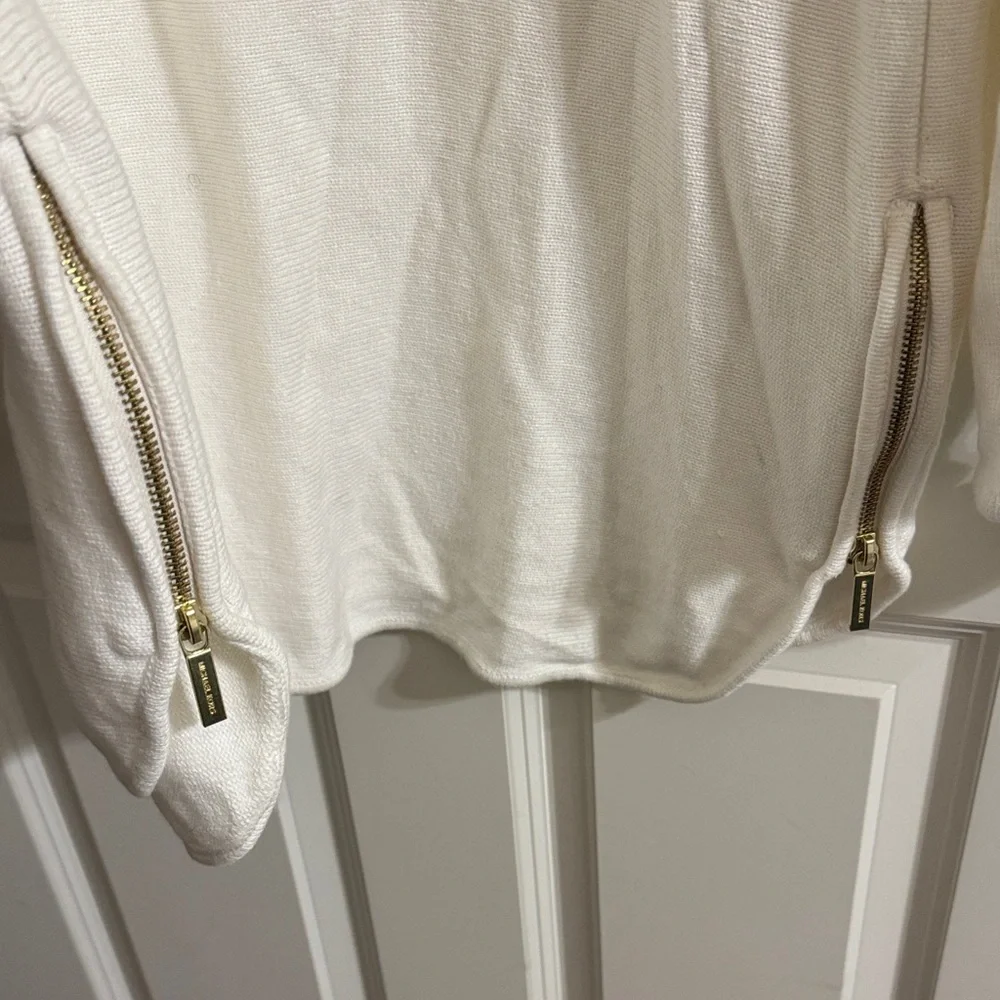 Michael Kors Off-White Knit Long Sleeve Top w/ Double Gold Zipper Sides